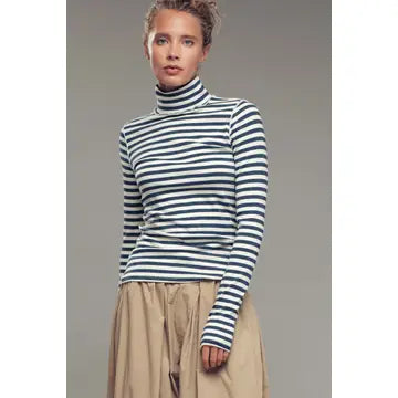 Contrast Seam Turtleneck