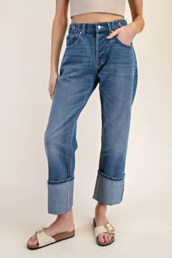 Straight fit Cuffed Crop Jean